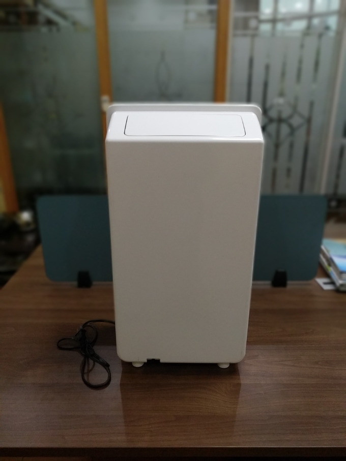 uvc 120Wは白いhepaの芳香剤のクリーン エアーの浄化機械3をワイヤーで縛った